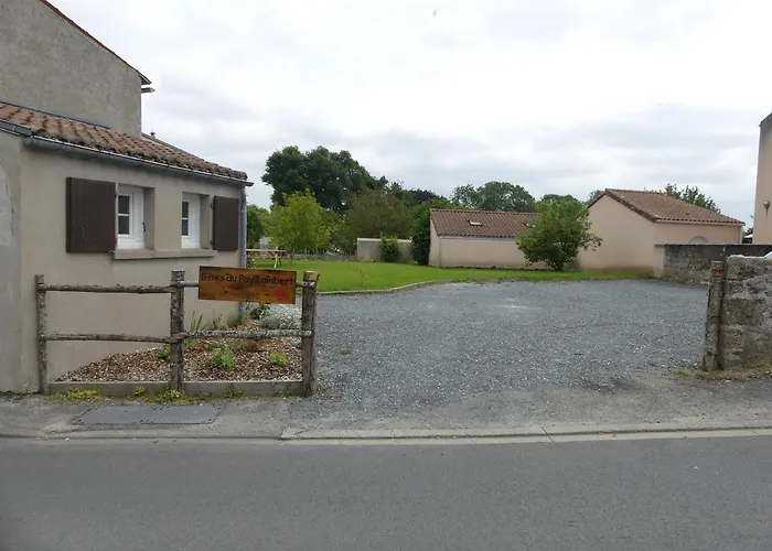 Guest house Grand Du Puy Lambert